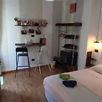 Tzio Roomme