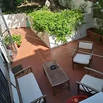 Tzio Roomme